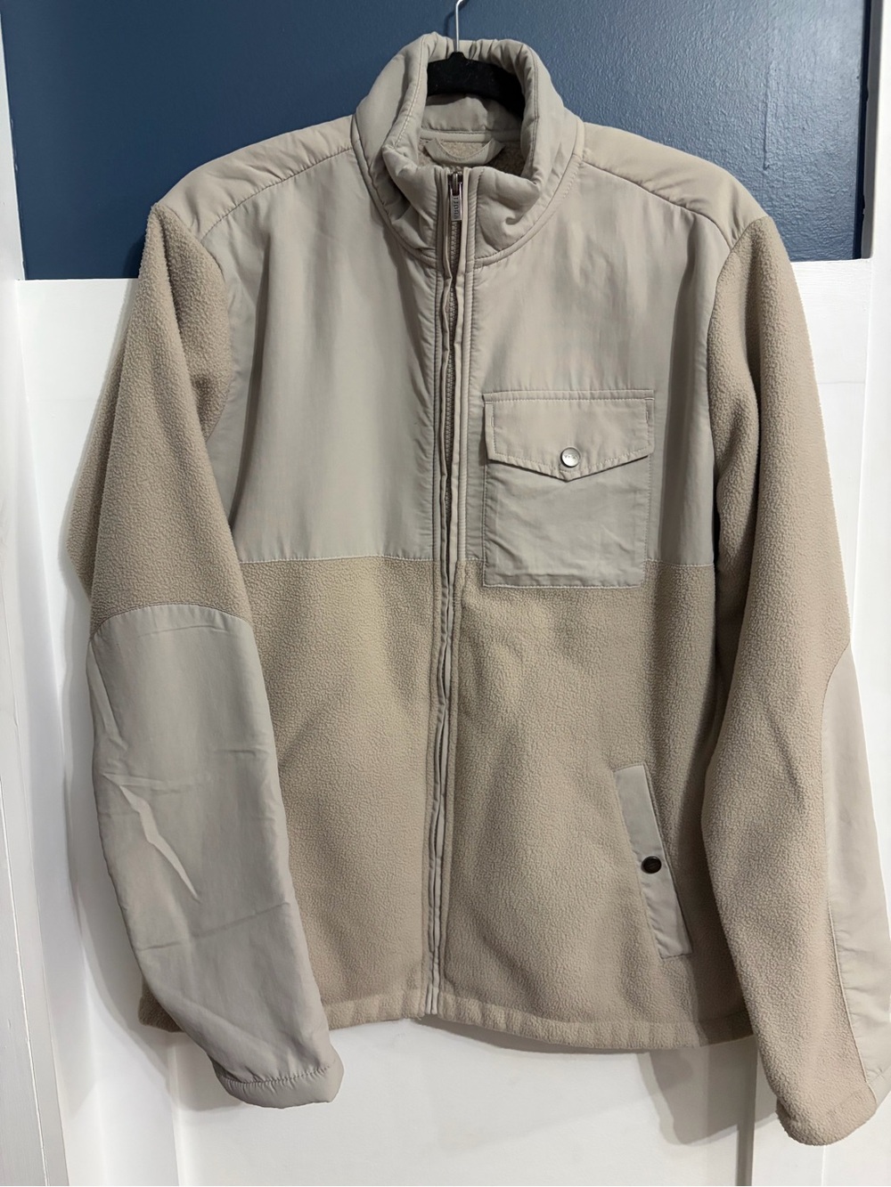 Vuori Men's Beige/Tan Lightweight Fleece Jacket
